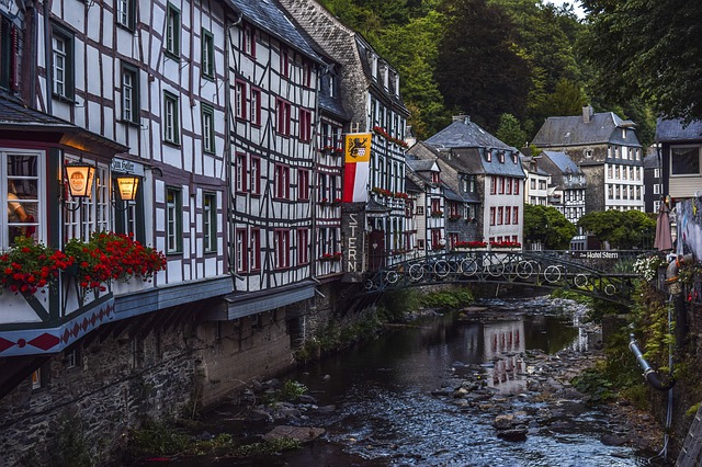 Ein wunderschöner Ausblick über die Felder der Eifel