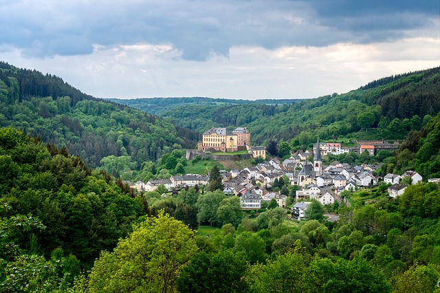 Ein wunderschöner Ausblick über die Felder der Eifel