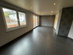 Wohnzimmer - ***Geschmackvolles Einfamilienhaus mit großen Garten, Garage u.v.m…..***