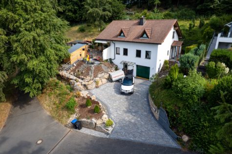 **Gepflegtes Einfamilienhaus mit schönem Fernblick in ruhiger waldnaher Lage**, 54570 Pelm, Haus