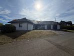 Außenansicht - **Großzügiger Bungalow mit möglicher Einliegerwohnung in ruhiger Lage**