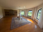 Wohnbereich - **Großzügiger Bungalow mit möglicher Einliegerwohnung in ruhiger Lage**