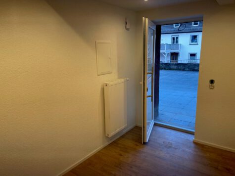 Großzügige, sanierte Wohnung in zentraler aber ruhiger Lage von Daun-Stadt für Singles oder Paare, 54550 Daun, Erdgeschosswohnung