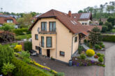Außenansicht - *** Freistehendes Einfamilienhaus mit Einliegerwohnung in idyllischer Lage in Ulmen ***