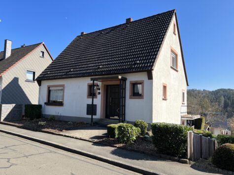 *** Schönes, gemütliches Einfamilienhaus in ruhiger Wohnlage*** Erbpachtgrundstück, 54550 Daun, Einfamilienhaus